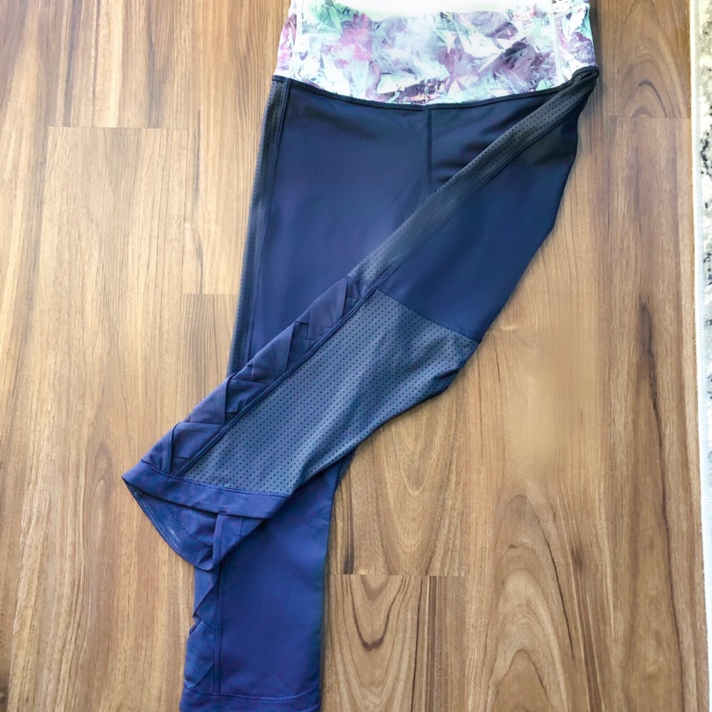Lululemon criss-cross crops Size 6